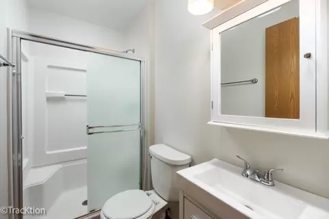 Bath - 2424 Dawson Ln, Algonquin, IL 60102 photo 3 of 3