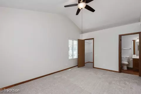 Bedroom - 2424 Dawson Ln, Algonquin, IL 60102 photo 2 of 3