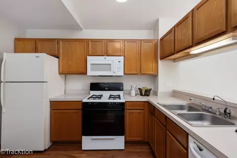 Kitchen - 2424 Dawson Ln, Algonquin, IL 60102 photo 1 of 2
