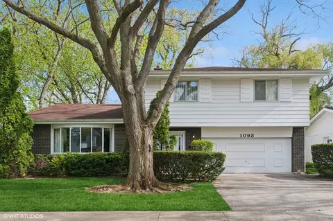 1093 Bob O Link Rd, Highland Park, IL 60035