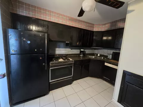 Kitchen - 109 Gregory St #13, Aurora, IL 60504 photo 2 of 2