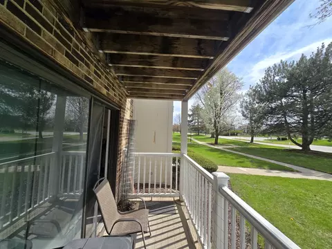 Exterior - 109 Gregory St #13, Aurora, IL 60504 photo 2 of 4