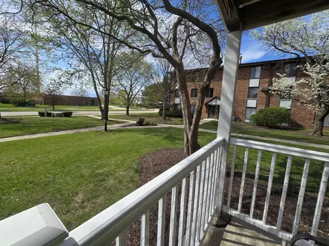 Exterior - 109 Gregory St #13, Aurora, IL 60504 photo 3 of 4