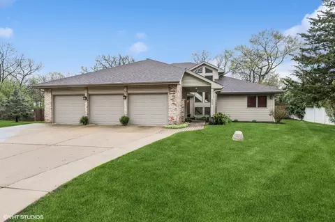 665 Woodland Rd, Palatine, IL 60074