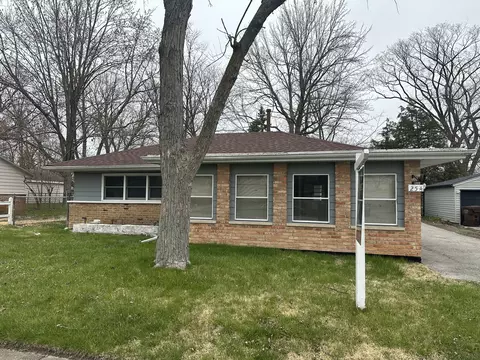 254 Blackhawk Dr, Park Forest, IL 60466