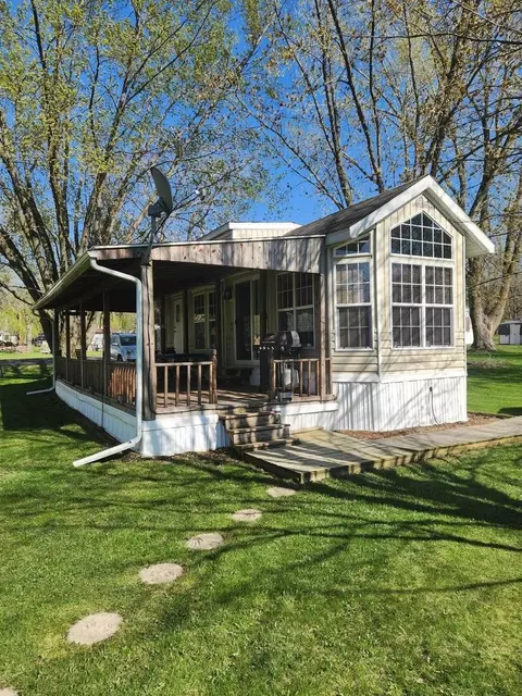 1818 Woodhaven Lks, Sublette, IL 61367