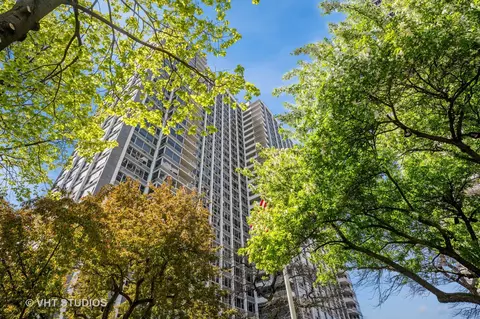 4250 N Marine Dr #2806, Chicago, IL 60613