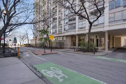 5757 N Sheridan Rd #4C, Chicago, IL 60660