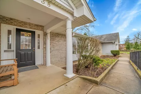 38 N Washington St, Westmont, IL 60559