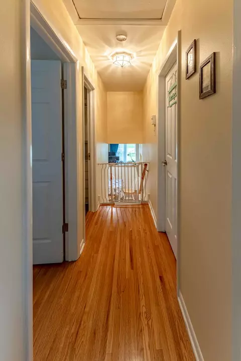 Entry Way - 750 Evergreen Ln, Bartlett, IL 60103 photo 3 of 4