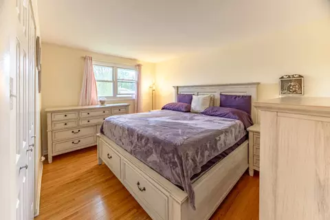 Bedroom - 750 Evergreen Ln, Bartlett, IL 60103 photo 4 of 7