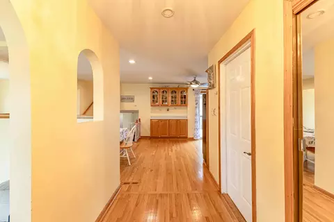 Entry Way - 750 Evergreen Ln, Bartlett, IL 60103 photo 1 of 4