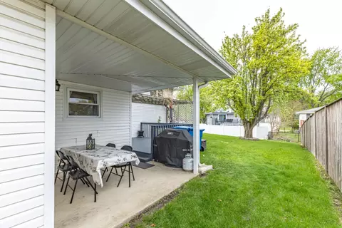 Exterior - 750 Evergreen Ln, Bartlett, IL 60103 photo 5 of 5