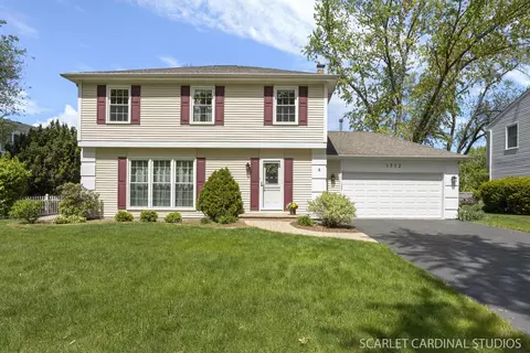 1712 La Palma Ct, Wheaton, IL 60189