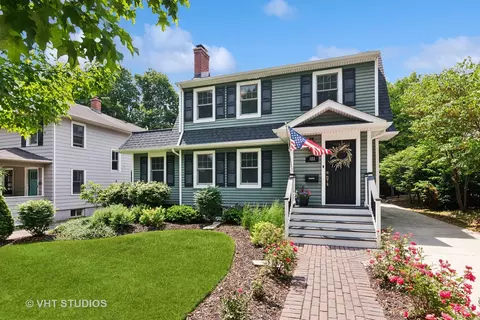 122 Logan Ave, Geneva, IL 60134
