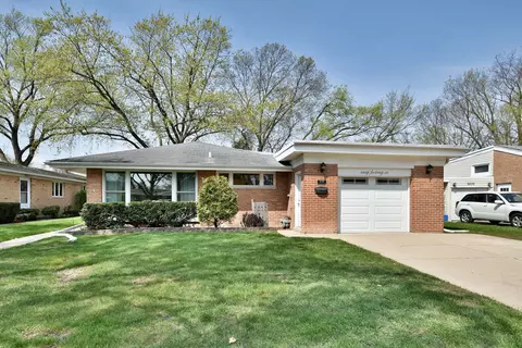9526 Oleander Ave, Morton Grove, IL 60053