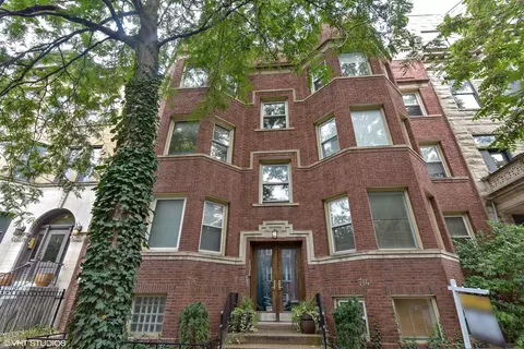 714 W Barry Ave #1E, Chicago, IL 60657