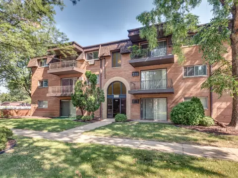 2345 185th Ct #25, Lansing, IL 60438