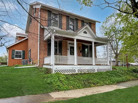 215 N Mill St, Cedarville, IL 61013