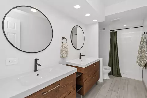 Bath - 5501 Carriage Way Dr #208A, Rolling Meadows, IL 60008 photo 1 of 2