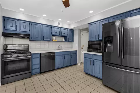 Kitchen - 5501 Carriage Way Dr #208A, Rolling Meadows, IL 60008 photo 1 of 2