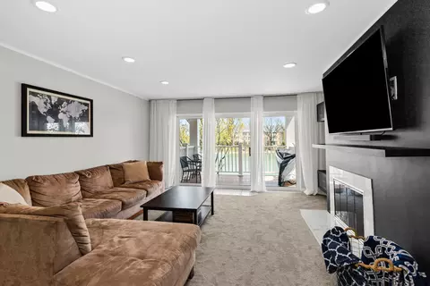 Living - 5501 Carriage Way Dr #208A, Rolling Meadows, IL 60008 photo 1 of 2