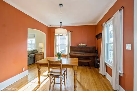 Dining - 210 E Burlington St, Riverside, IL 60546 photo 1 of 3