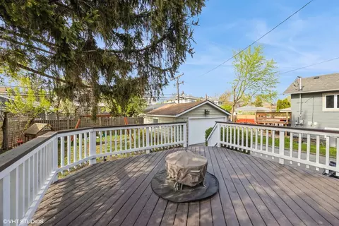 Exterior - 210 E Burlington St, Riverside, IL 60546 photo 4 of 4