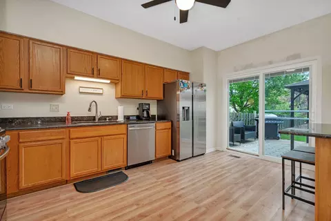 Kitchen - 2819 Sun Valley Dr, Plainfield, IL 60586 photo 2 of 3