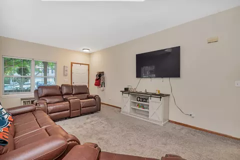 Living - 2819 Sun Valley Dr, Plainfield, IL 60586 photo 1 of 2