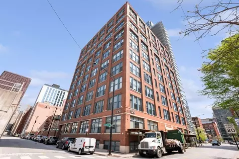 124 W Polk St #202, Chicago, IL 60605