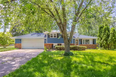 28 W521 Donald Ave, West Chicago, IL 60185