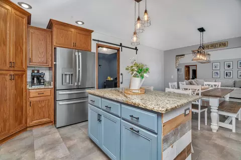 Kitchen - 1304 Michael Dr, Morris, IL 60450 photo 2 of 3