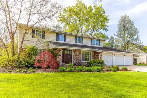 1673 Longvalley Dr, Northbrook, IL 60062