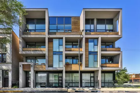 2424 W Chicago Ave #203, Chicago, IL 60622