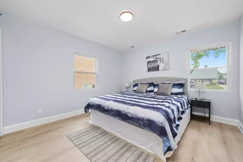 Bedroom - 4332 Center Ave, Lyons, IL 60534 photo 2 of 6