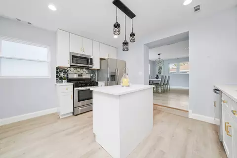 Kitchen - 4332 Center Ave, Lyons, IL 60534 photo 3 of 3