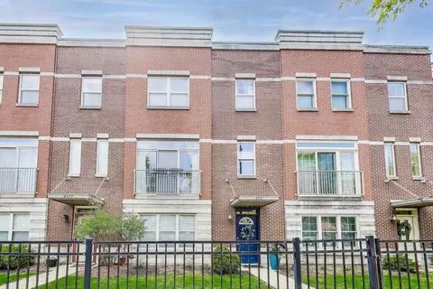 4531 W Irving Park Rd, Chicago, IL 60641