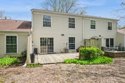 74 Timber Ter, Cary, IL 60013 photo 17