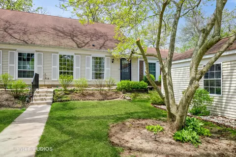 74 Timber Ter, Cary, IL 60013 photo 2