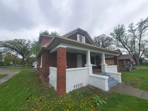811 E 12th St, Streator, IL 61364