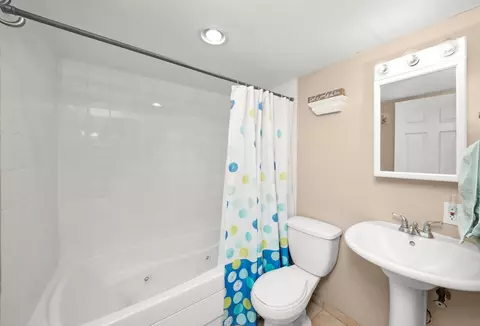 Bath - 3447 Sangamon St, Steger, IL 60475 photo 2 of 2