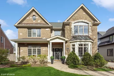 117 Iroquois Dr, Clarendon Hills, IL 60514