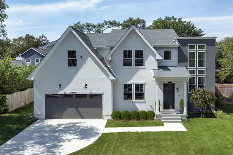 1060 Cedar Ln, Northbrook, IL 60062