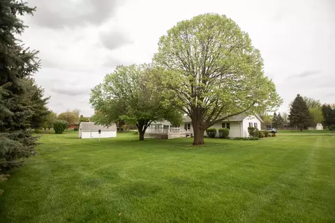Exterior - 3802 E 17th St, Sterling, IL 61081 photo 5 of 7