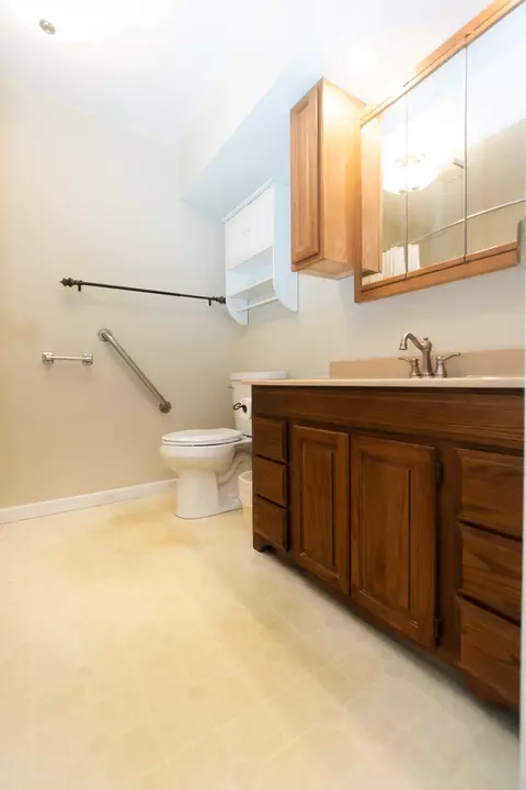 Bath - 3802 E 17th St, Sterling, IL 61081 photo 1 of 3