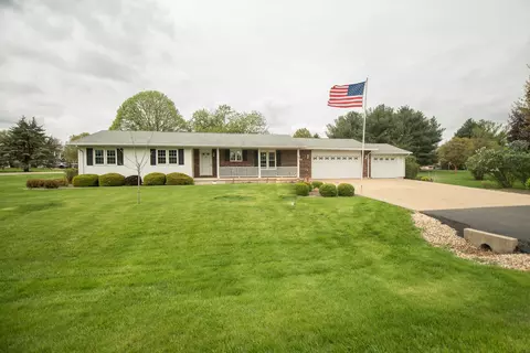 3802 E 17th St, Sterling, IL 61081