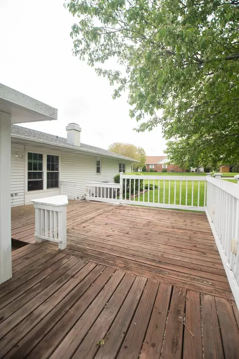 Exterior - 3802 E 17th St, Sterling, IL 61081 photo 2 of 7