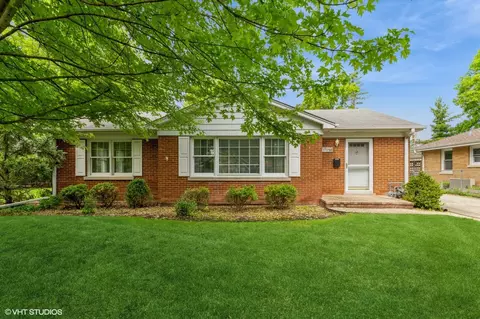 1008 N Vail Ave, Arlington Heights, IL 60004