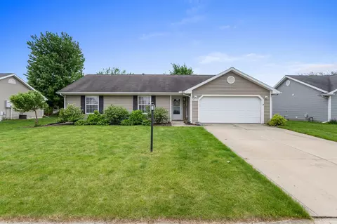 611 Northgate Dr, Saint Joseph, IL 61873